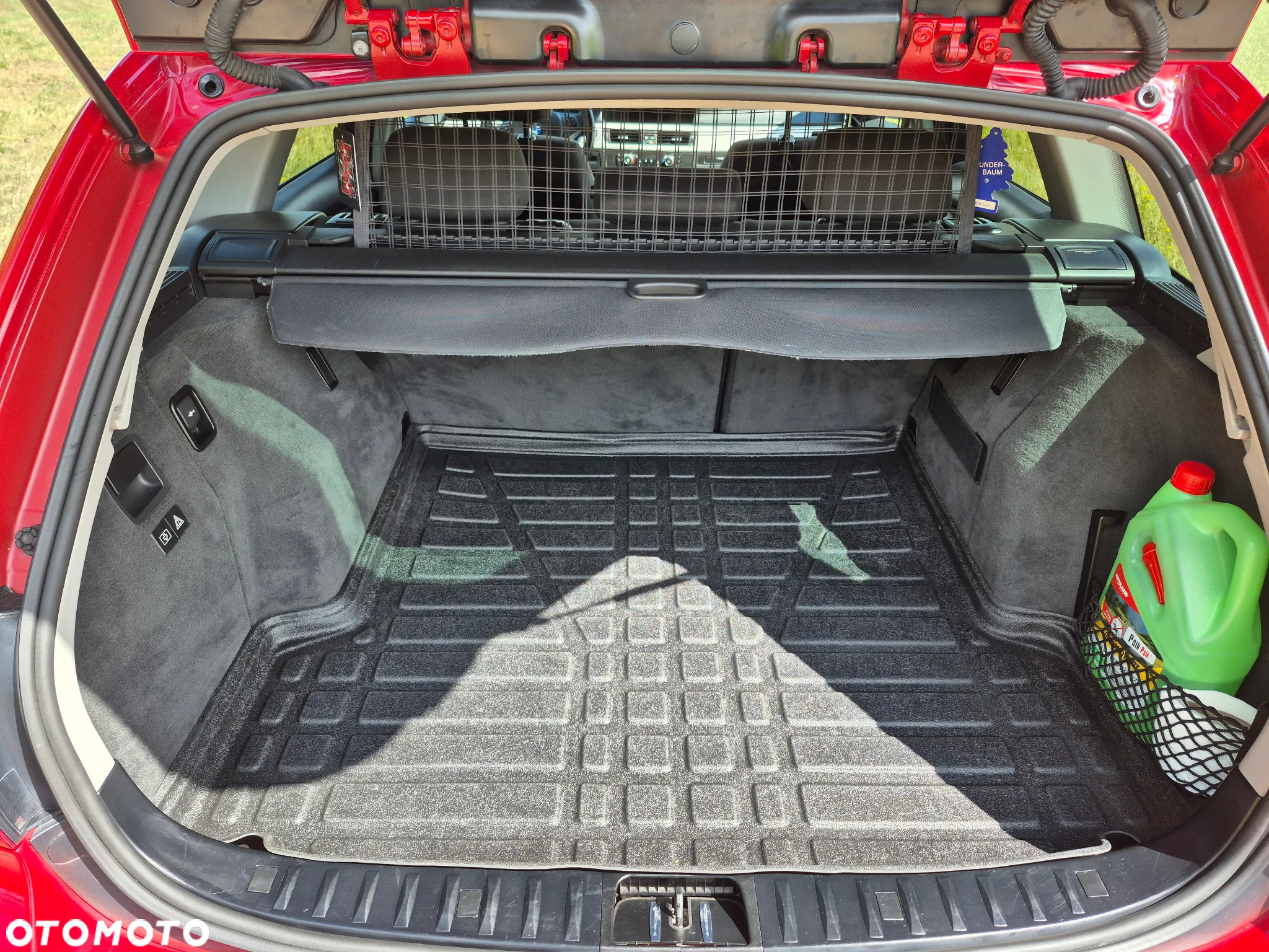 BMW Seria 3 318i Touring - 13