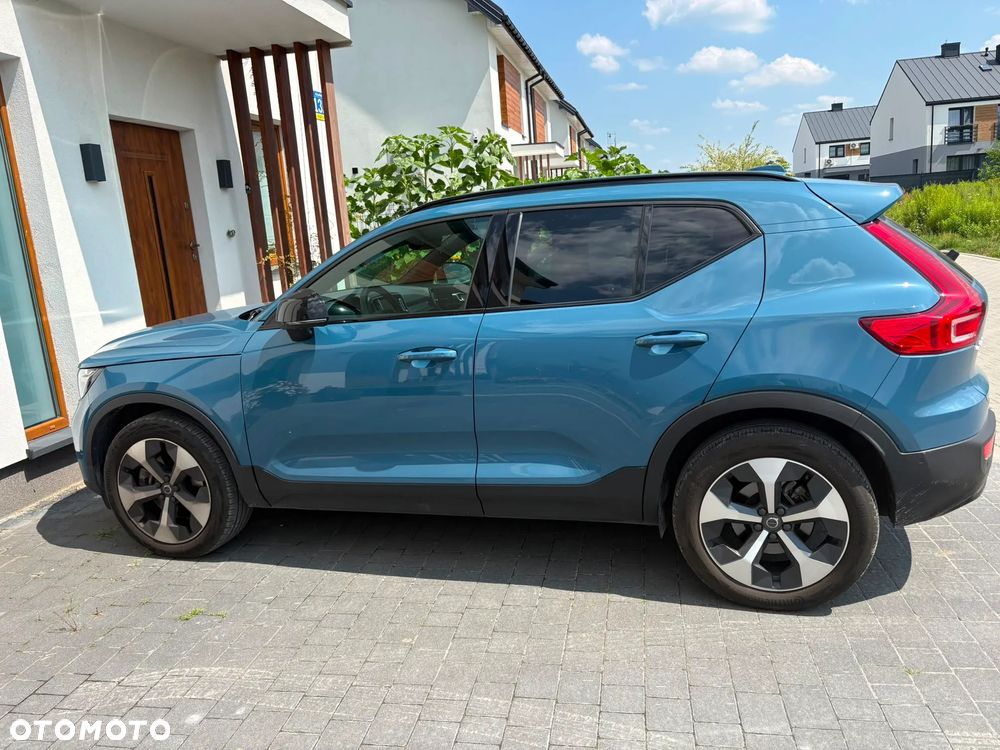Volvo XC 40 B4 AWD Plus Dark - 3