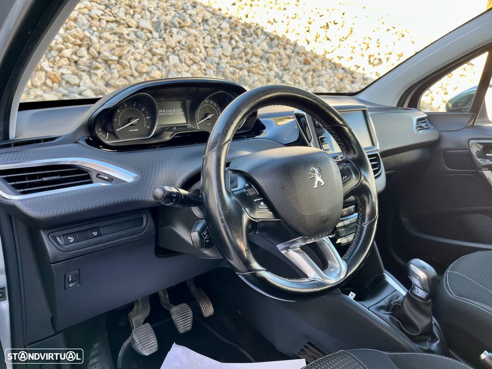 Peugeot 208 1.2 PureTech Allure - 21