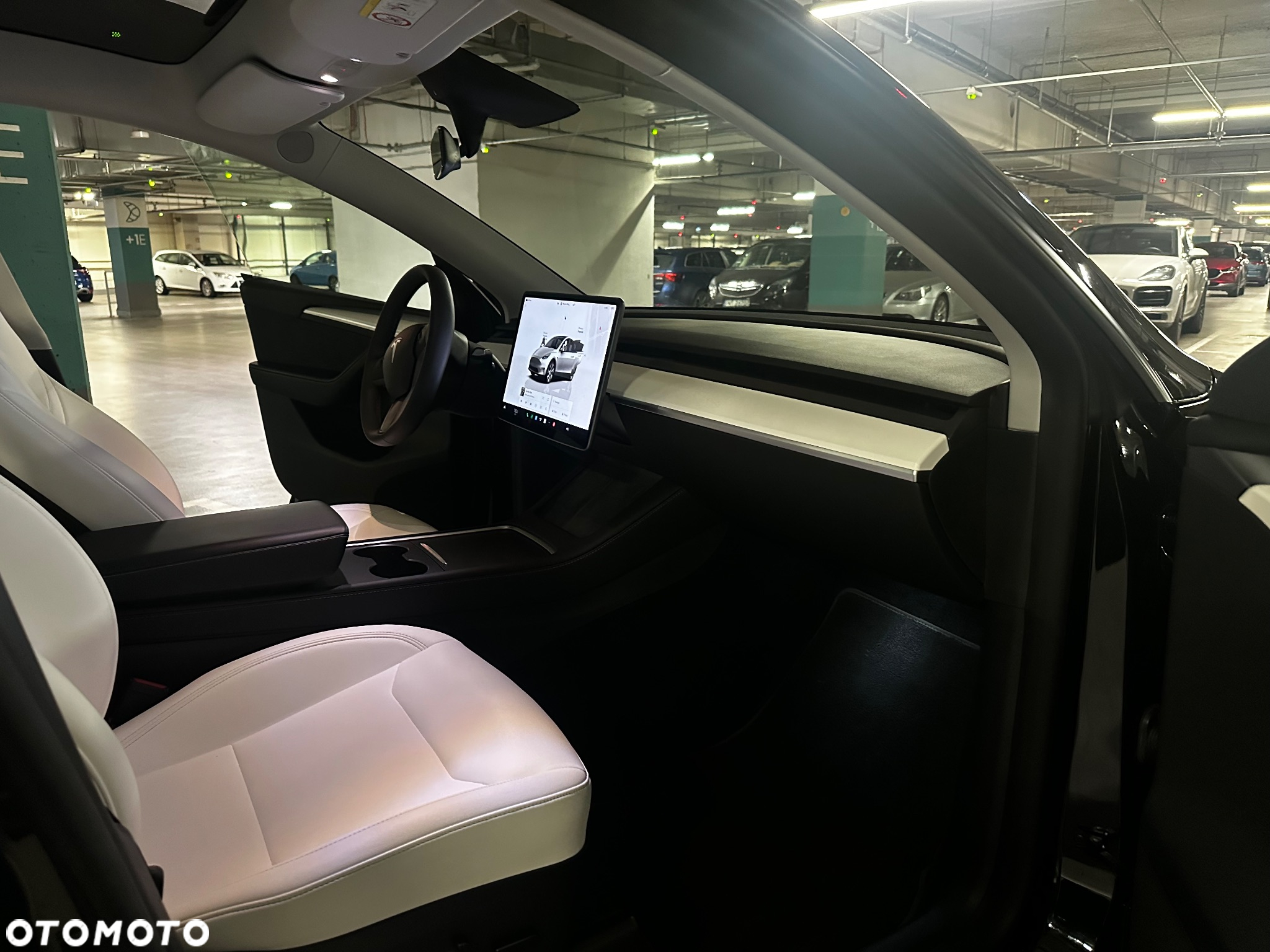 Tesla Y Long Range AWD - 18