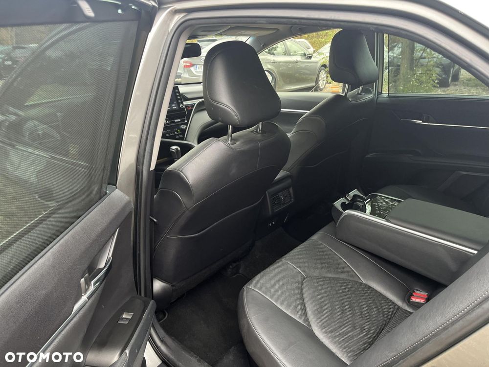 Toyota Camry 2.5 Hybrid Executive CVT - 21