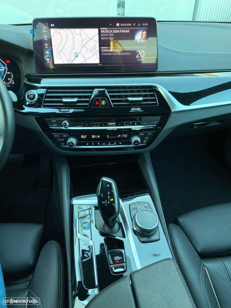 BMW 530 e Line Luxury - 36