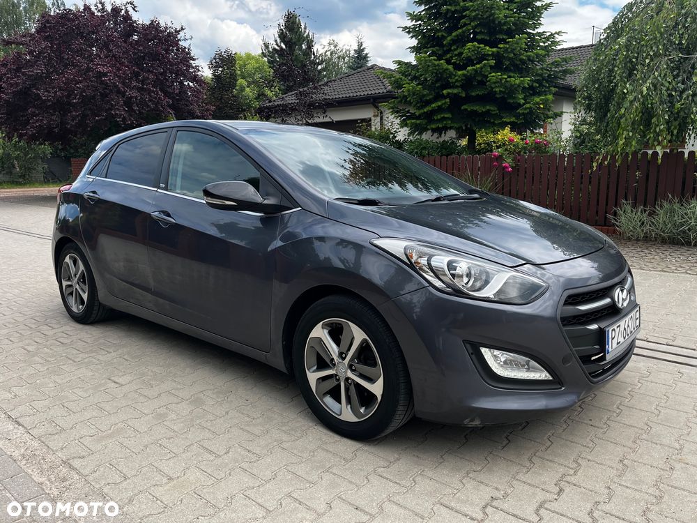Hyundai i30 blue 1.6 CRDi YES Gold - 2