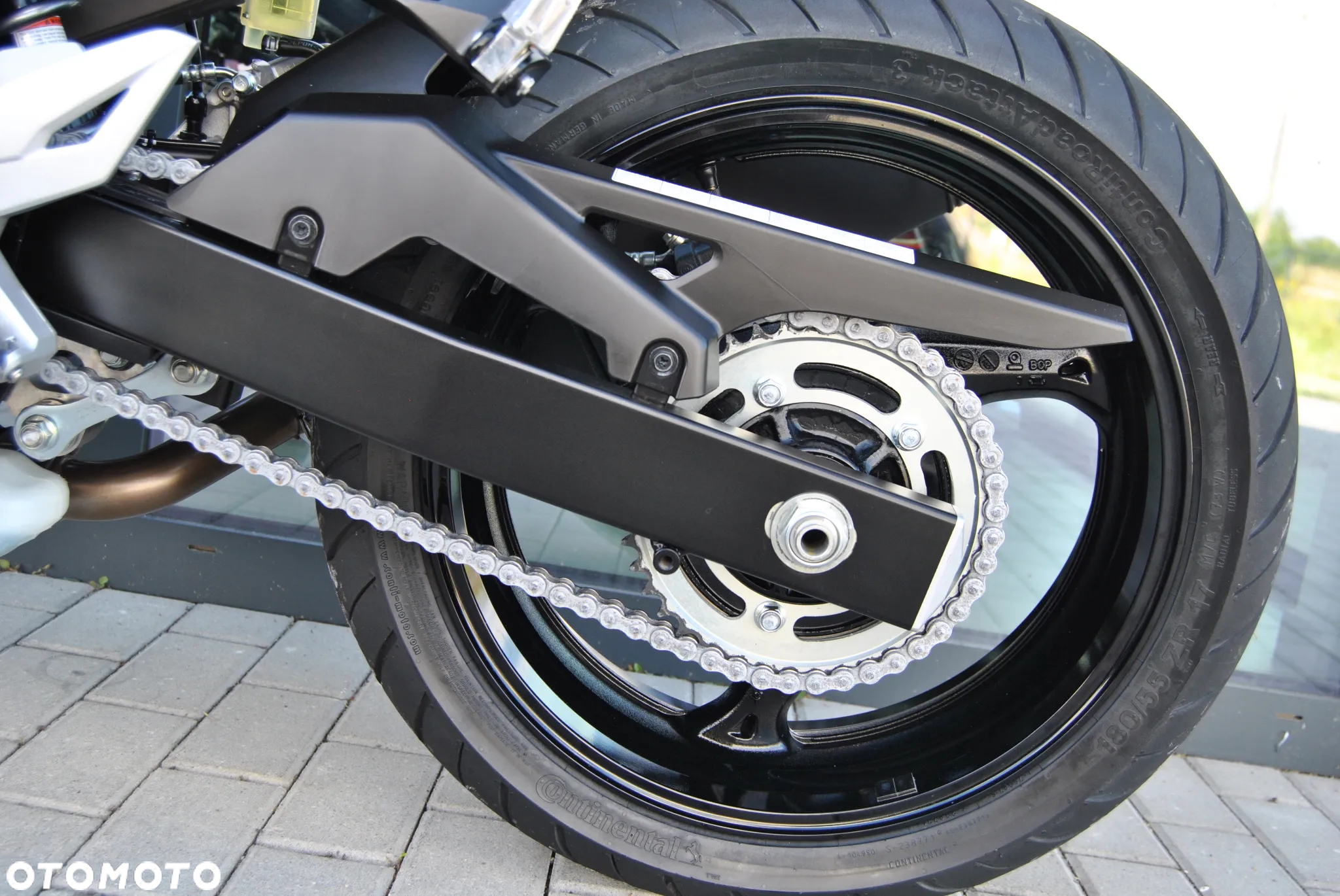 Suzuki GSR - 17