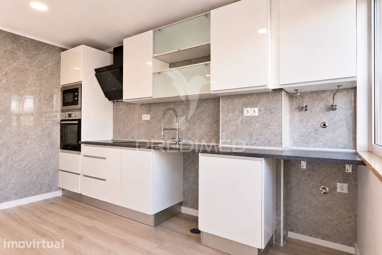 Apartamento T2 Remodelado - Grande imagem: 3/29