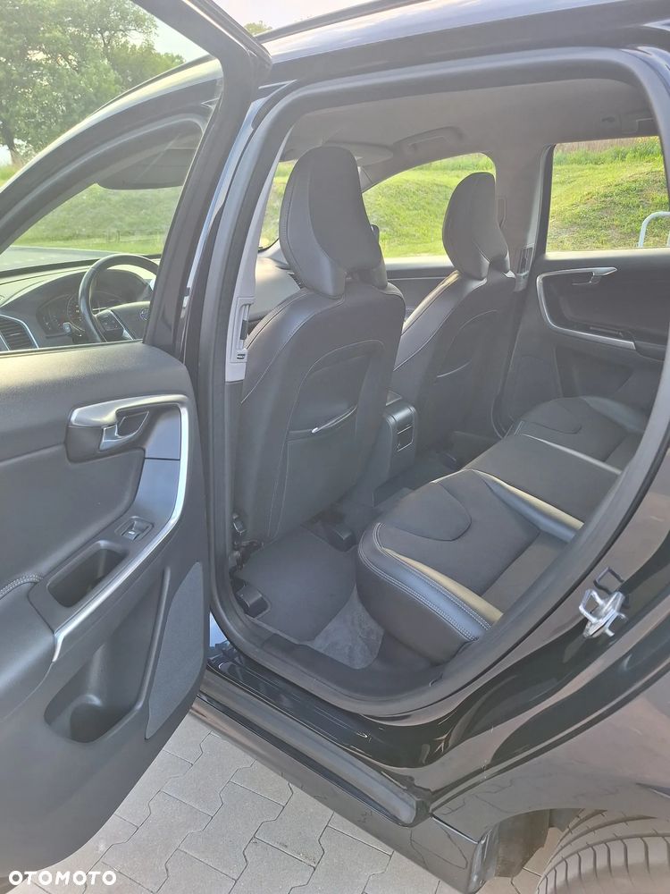 Volvo XC 60 D3 Drive-E Momentum - 11