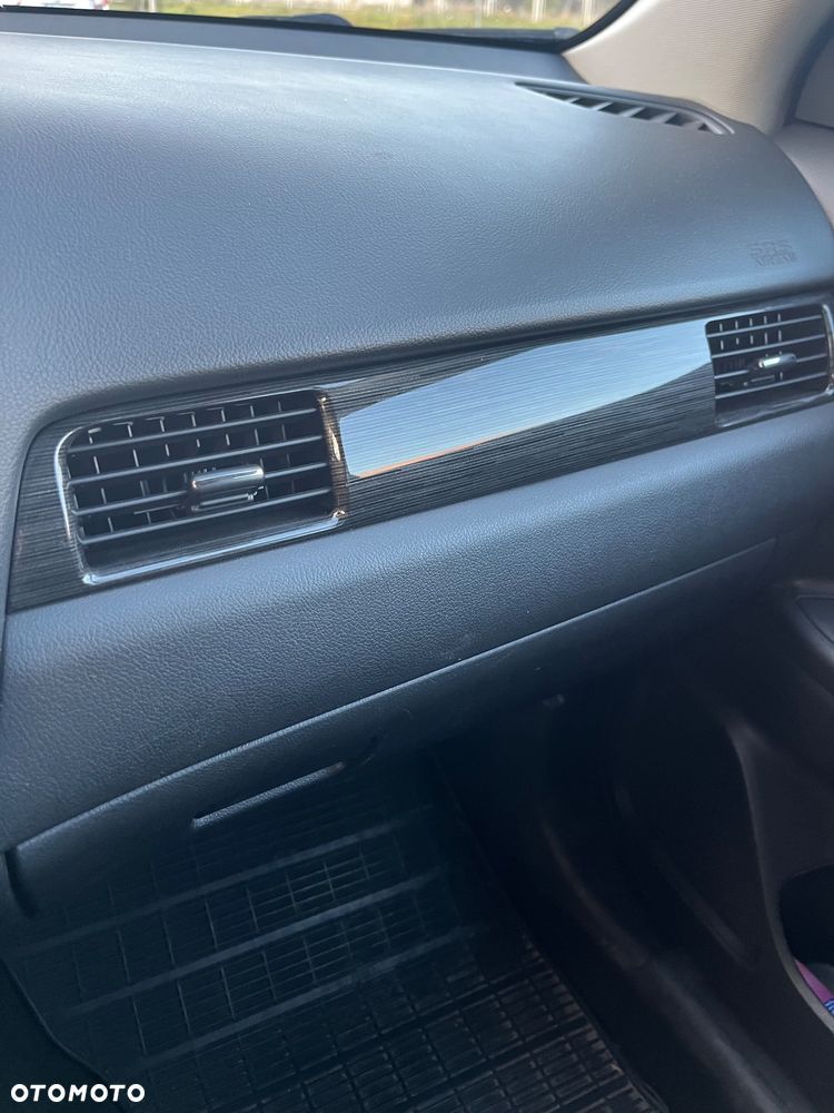 Mitsubishi Outlander - 39