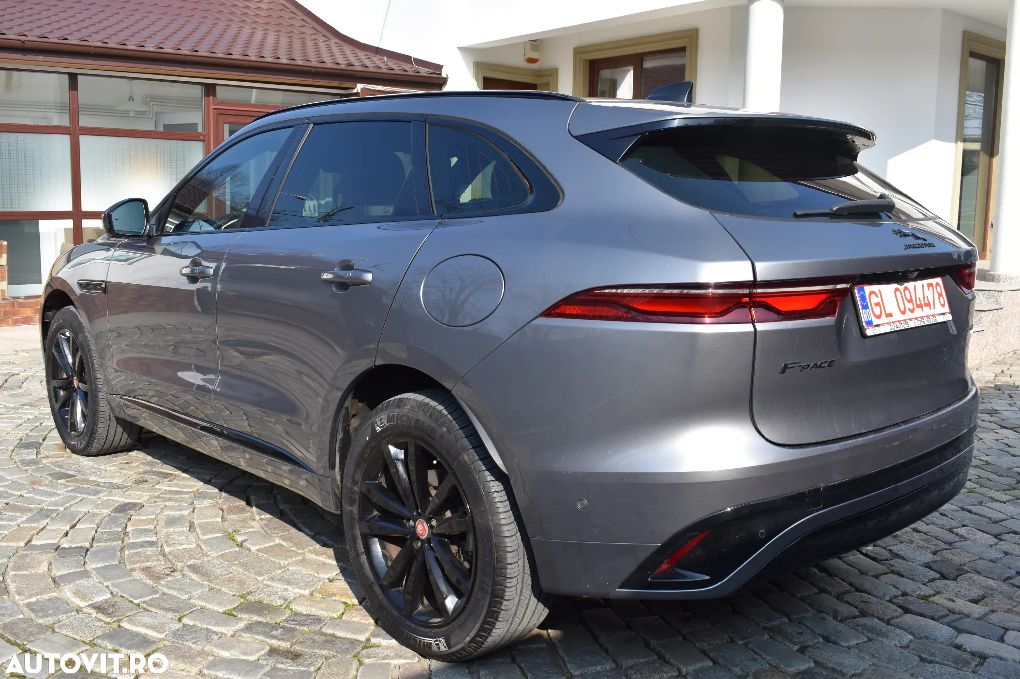 Jaguar F-Pace P400e AWD R-Dynamic SE - 6