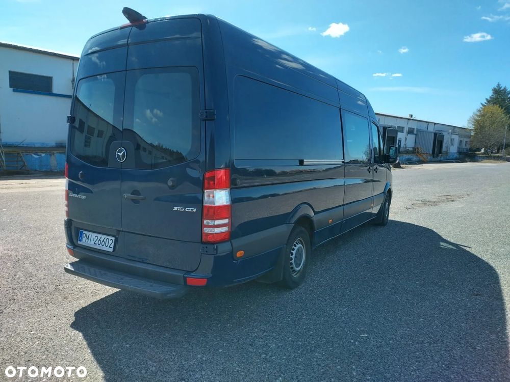Mercedes-Benz Sprinter - 4