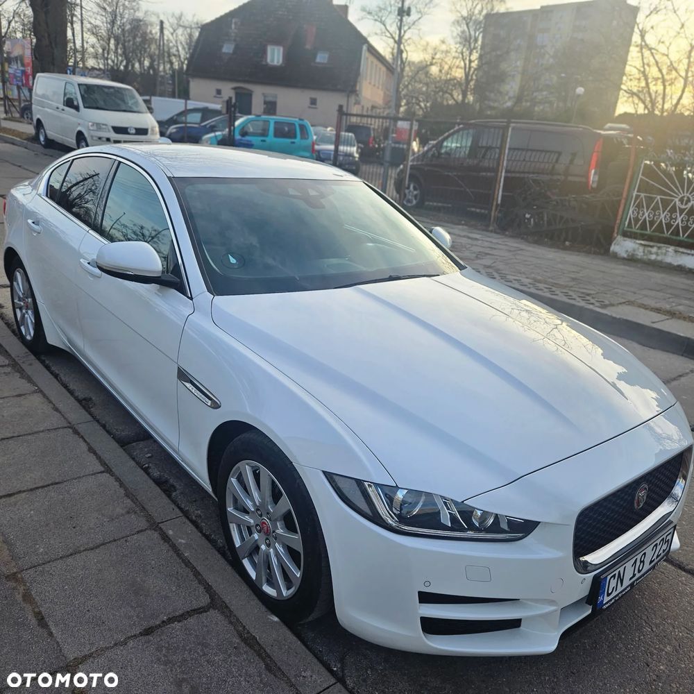 Jaguar XE - 20
