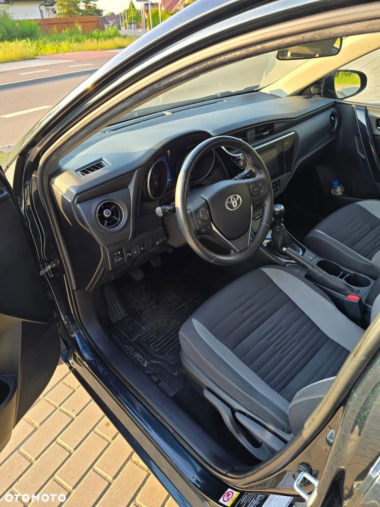 Toyota Auris 1.6 Premium - 12