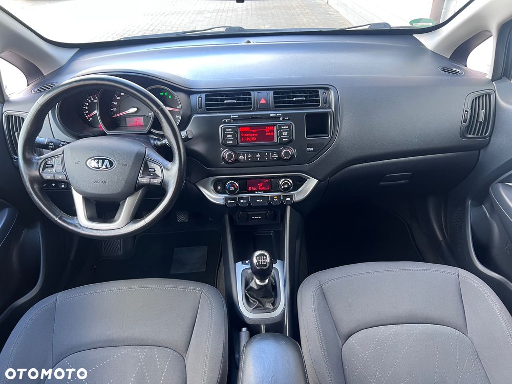 Kia Rio 1.4 Dream Team Edition - 21
