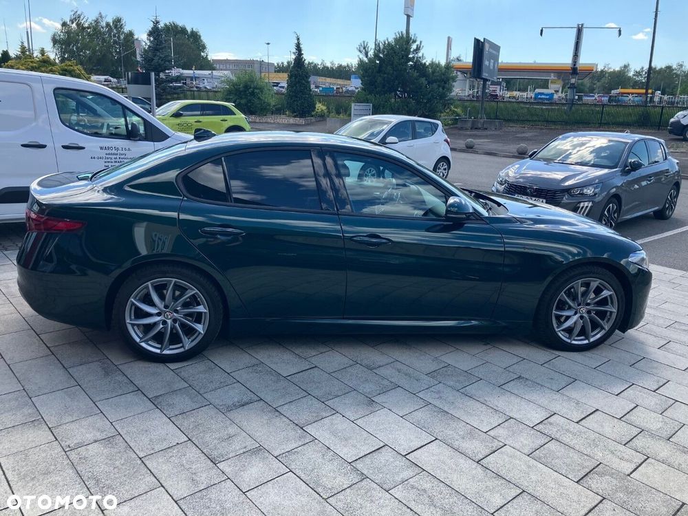 Alfa Romeo Giulia - 10