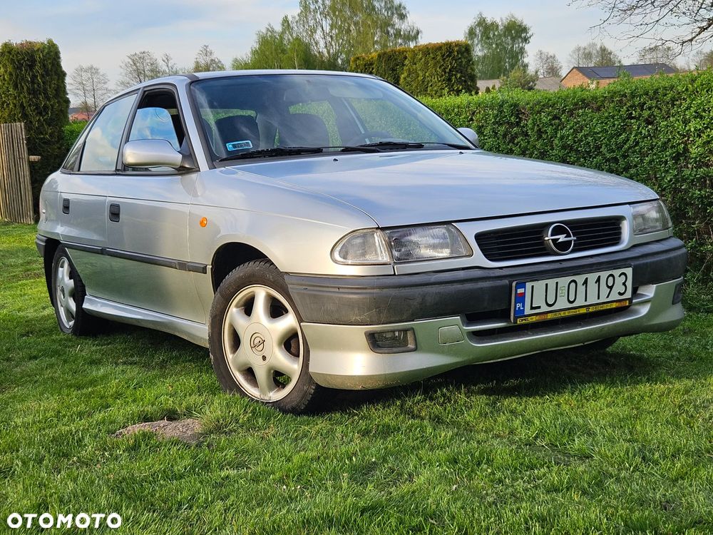 Opel Astra 1.6 16v 100 - 1