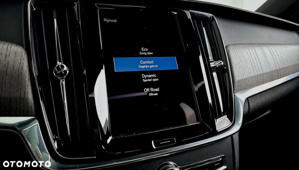 Volvo V90 Cross Country B5 D AWD Geartronic Pro - 19