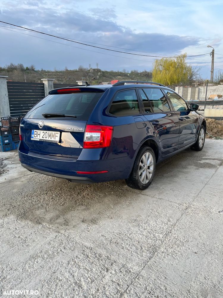 Skoda Octavia 1.6 TDI DSG Style - 3
