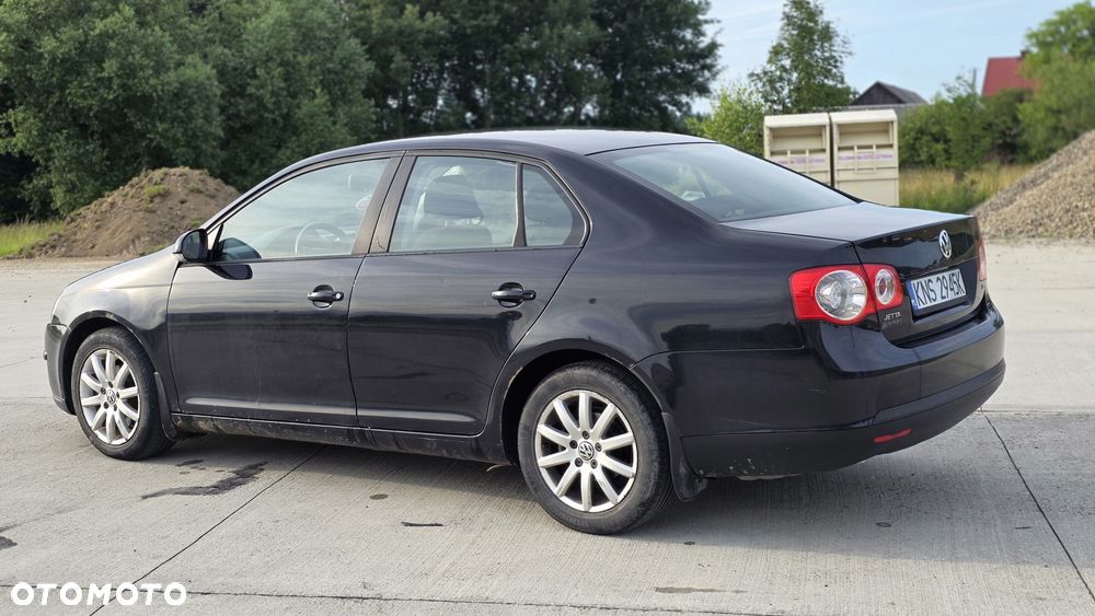 Volkswagen Jetta - 3