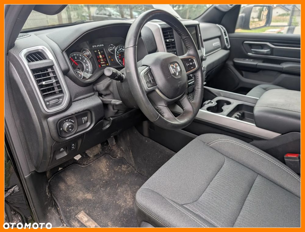 RAM 1500 Crew Cab Shortbed Bighorn - 14