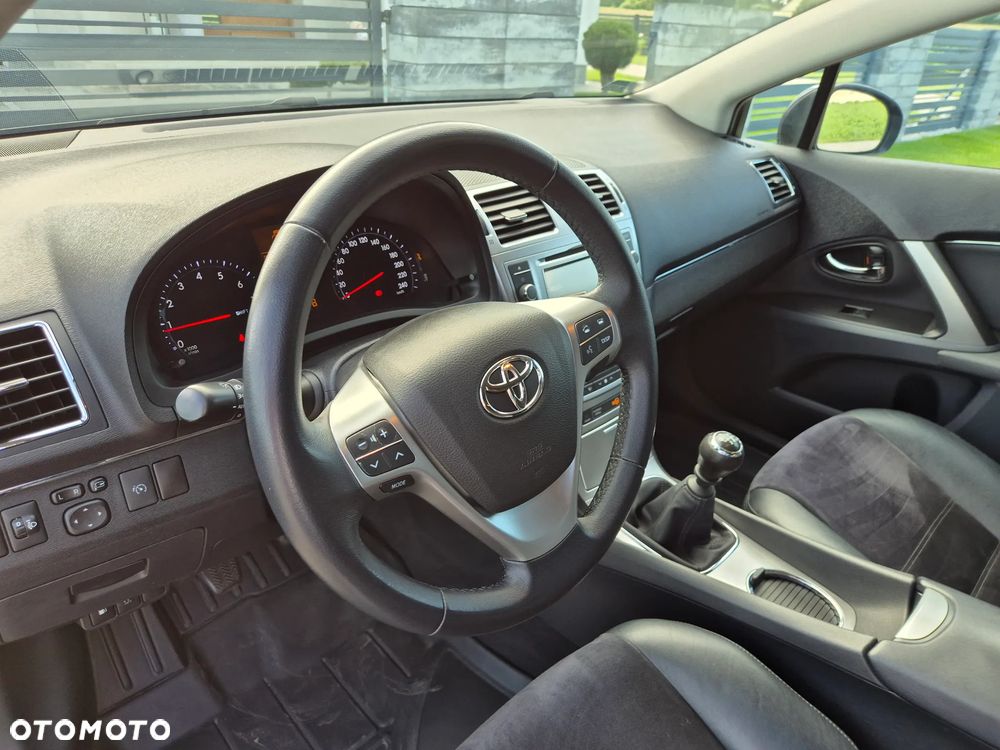 Toyota Avensis - 10