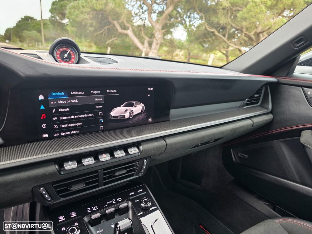 Porsche 911 (992) Carrera GTS - 17