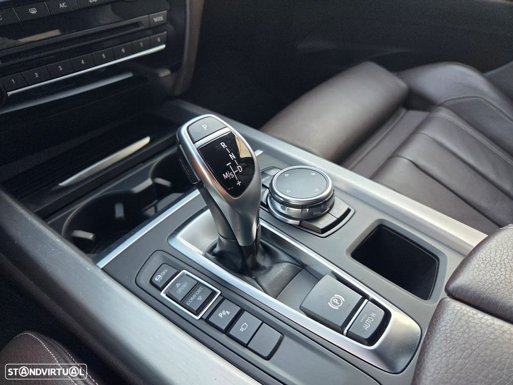 BMW X5 25 d sDrive Comfort 7L - 9