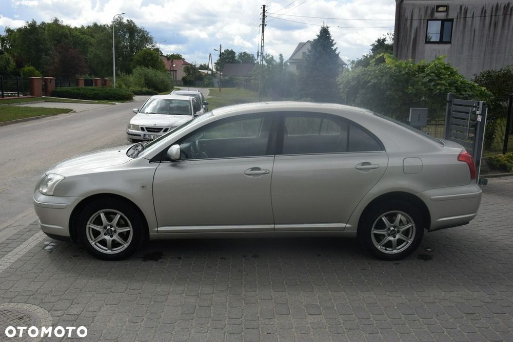Toyota Avensis - 5
