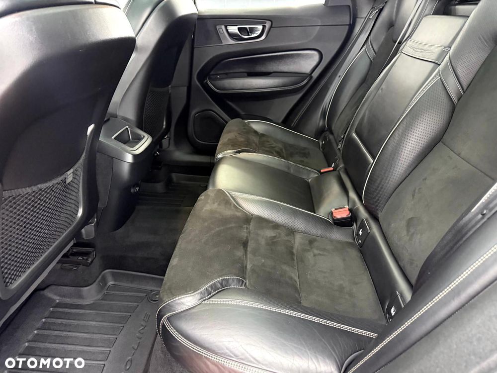 Volvo XC 60 D4 AWD Geartronic RDesign - 24