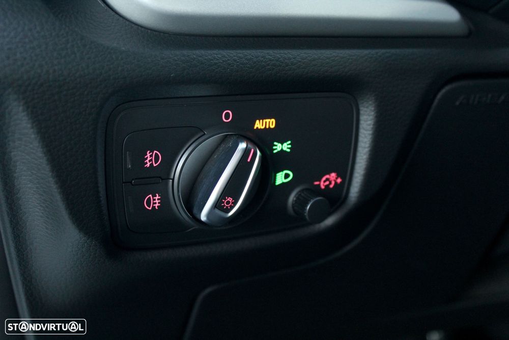 Audi A3 Limousine 1.6 TDI ultra Attraction - 19