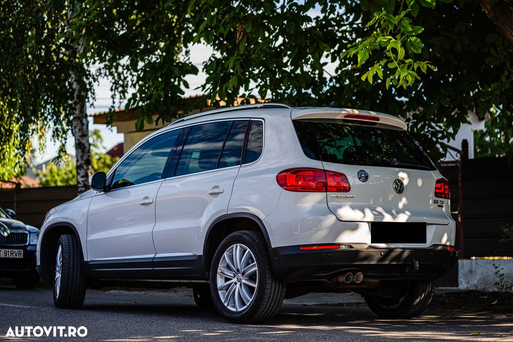 Volkswagen Tiguan 2.0 TDI DPF 4Motion BlueMotion Technology Lounge Sport & Style - 3