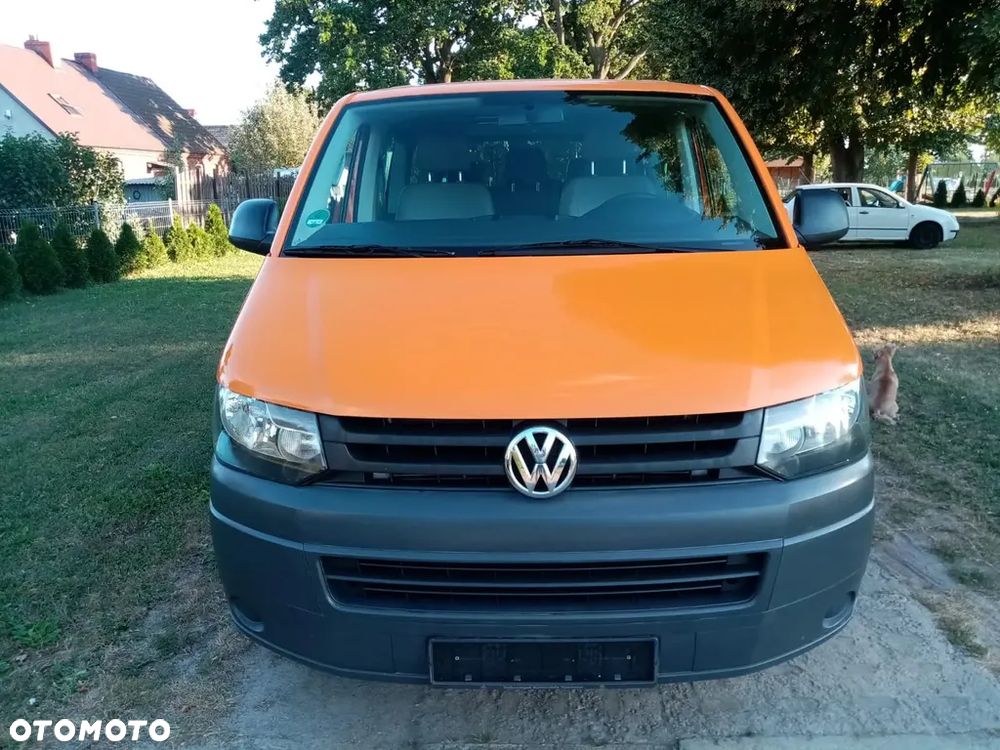 Volkswagen Multivan - 12