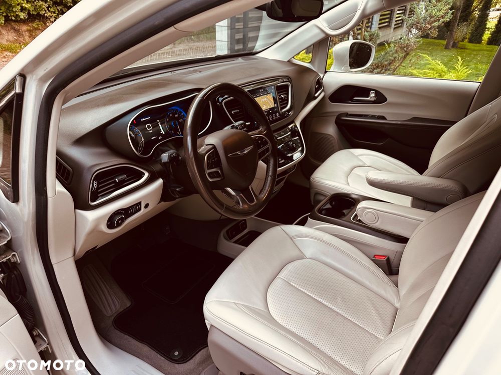 Chrysler Pacifica - 18