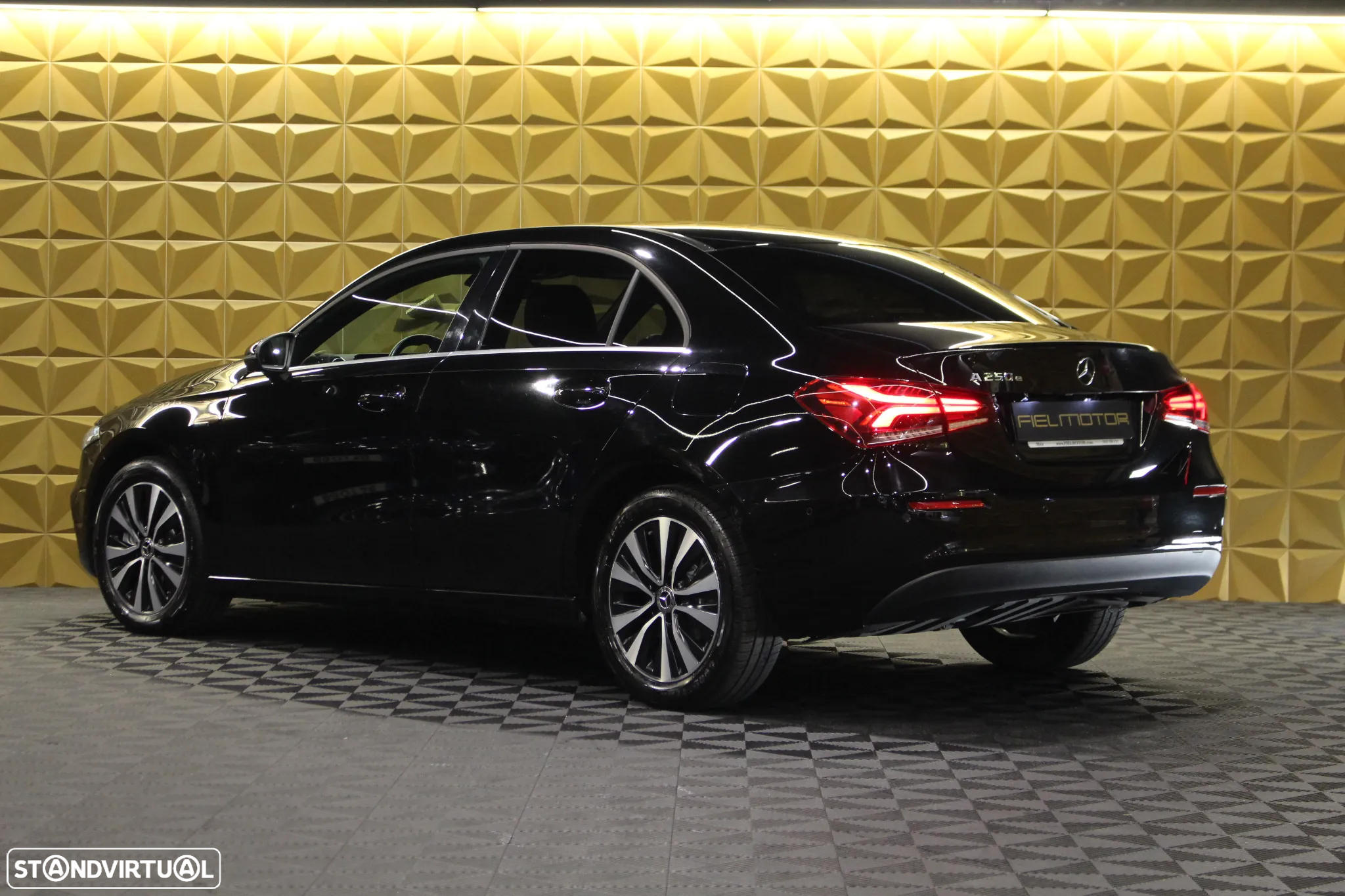 Mercedes-Benz A 250 Limousine e Style Plus - 8