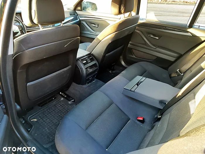 BMW Seria 5 535i xDrive Sport-Aut - 16