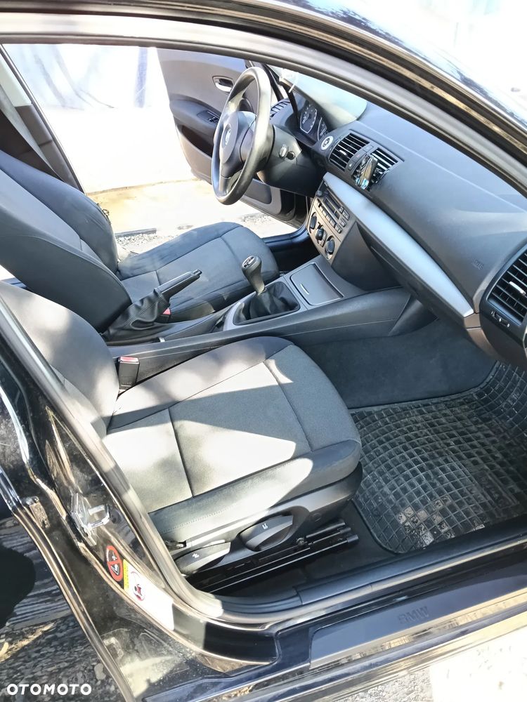 BMW Seria 1 116i - 11