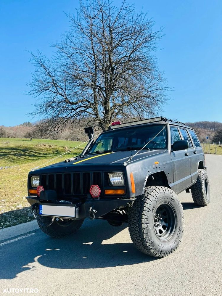 Jeep Cherokee - 1