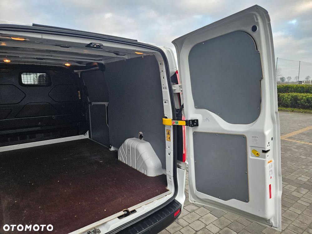 Ford Transit Custom - 13