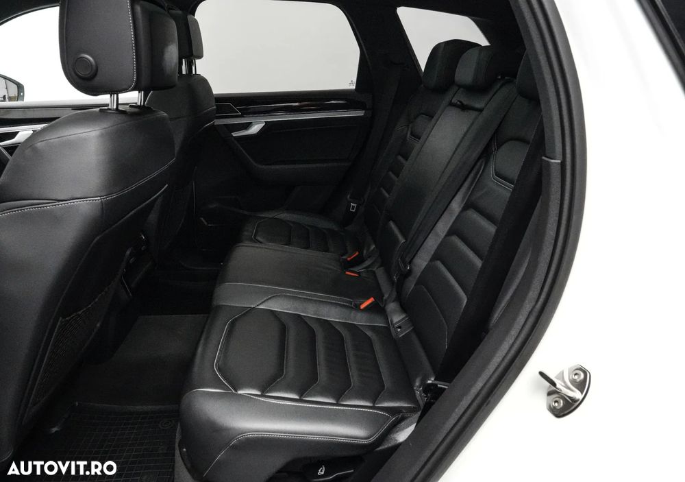 Volkswagen Touareg 3.0 V6 TDI 4Motion DPF Automatik R-Line - 16