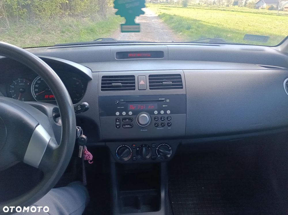 Suzuki Swift 1.3 Comfort dance - 11