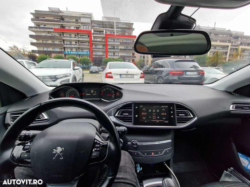 Peugeot 308 1.2 L PureTech Turbo S&S Active - 6