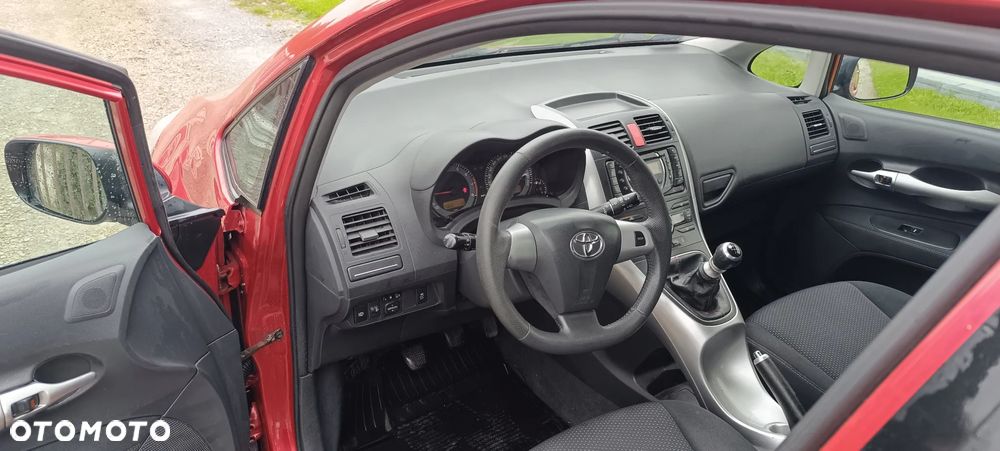 Toyota Auris 1.6 Luna - 11