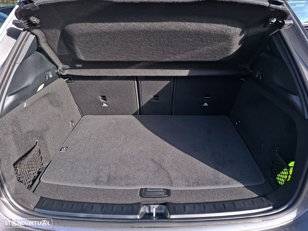 Mercedes-Benz GLA 180 d Progressive - 26