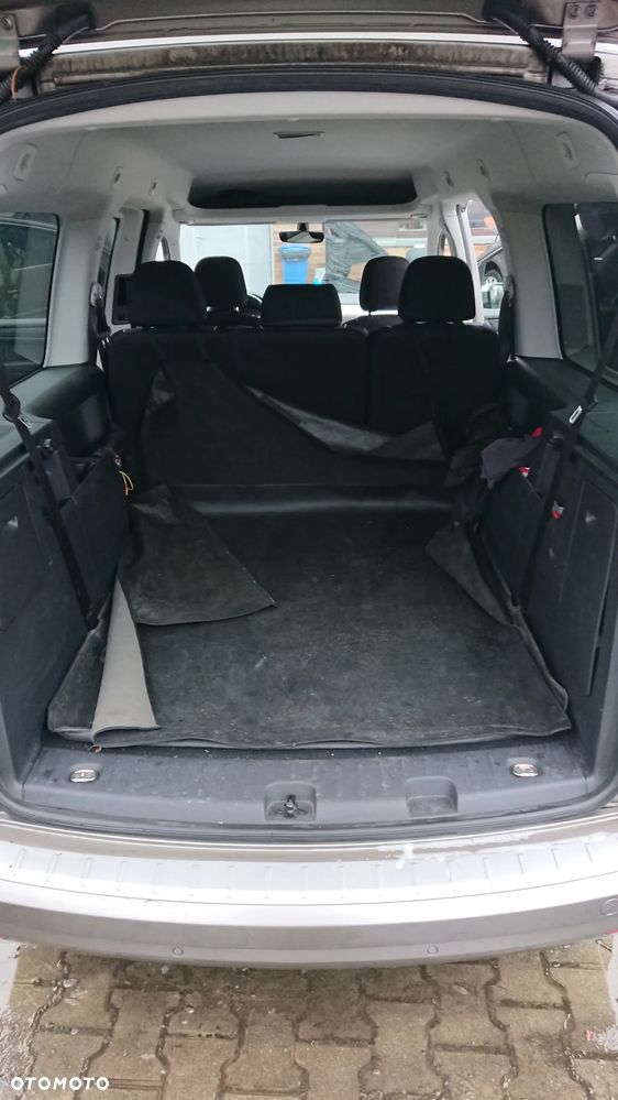 Volkswagen Caddy 2.0 TDI Comfortline DSG - 8