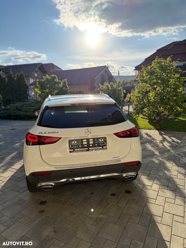 Mercedes-Benz GLA - 15