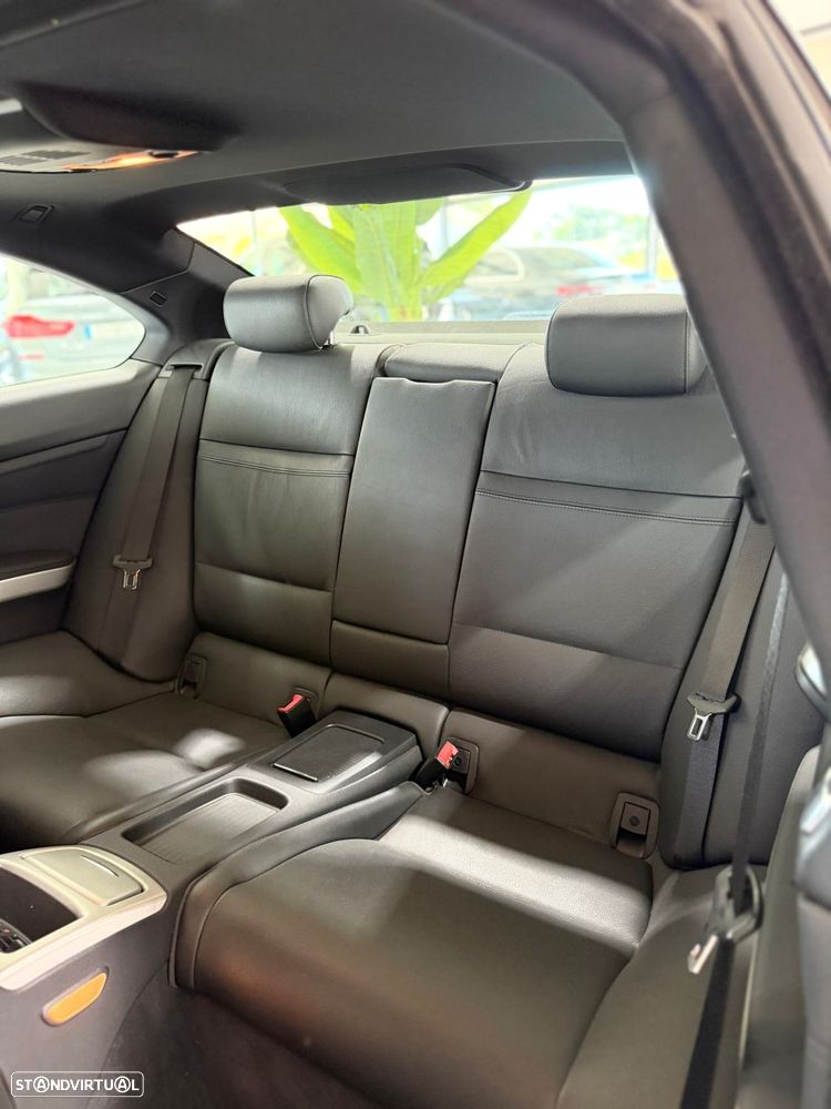 BMW 320 d Coupe Edição M — fotografia 10