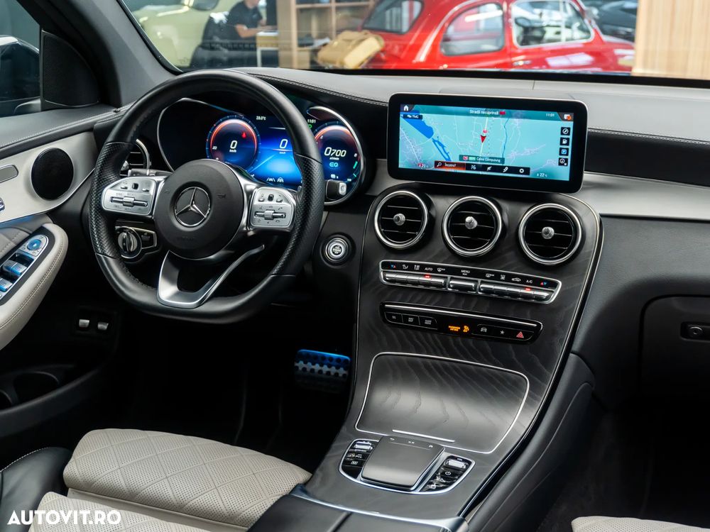 Mercedes-Benz GLC Coupe 300 e 4Matic 9G-TRONIC AMG Line Plus - 39