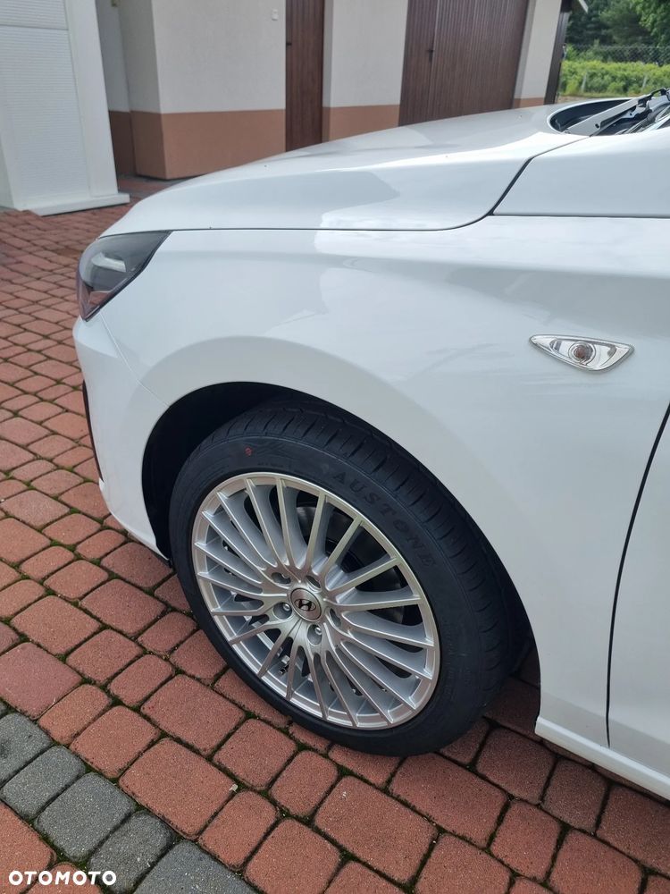 Hyundai i30 1.5 DPI Classic + - 12