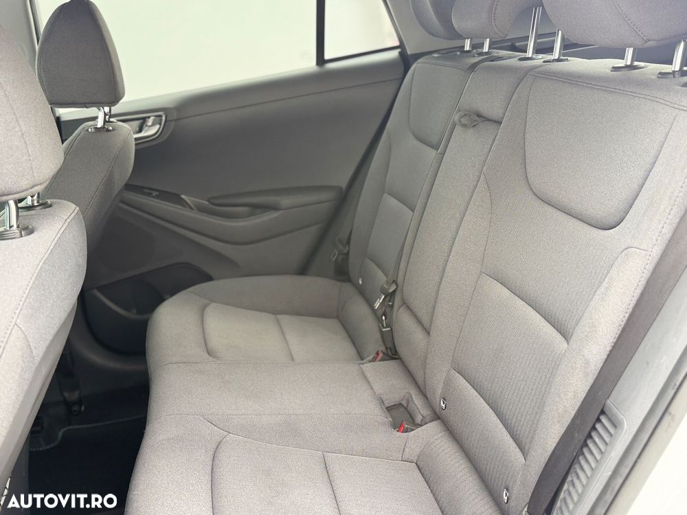 Hyundai IONIQ - 19