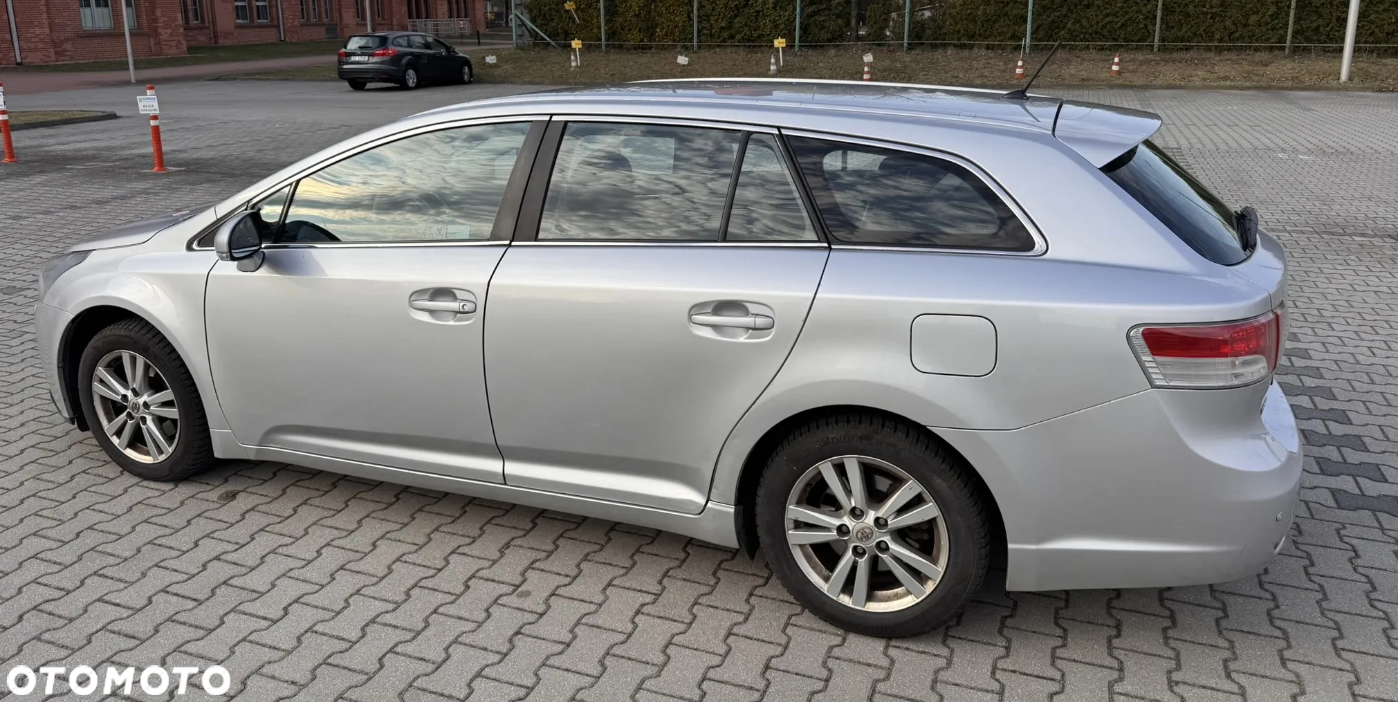 Toyota Avensis - 6
