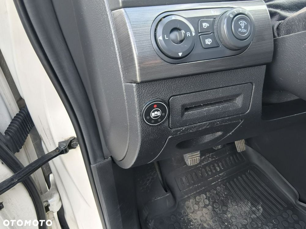 Chevrolet Captiva - 27
