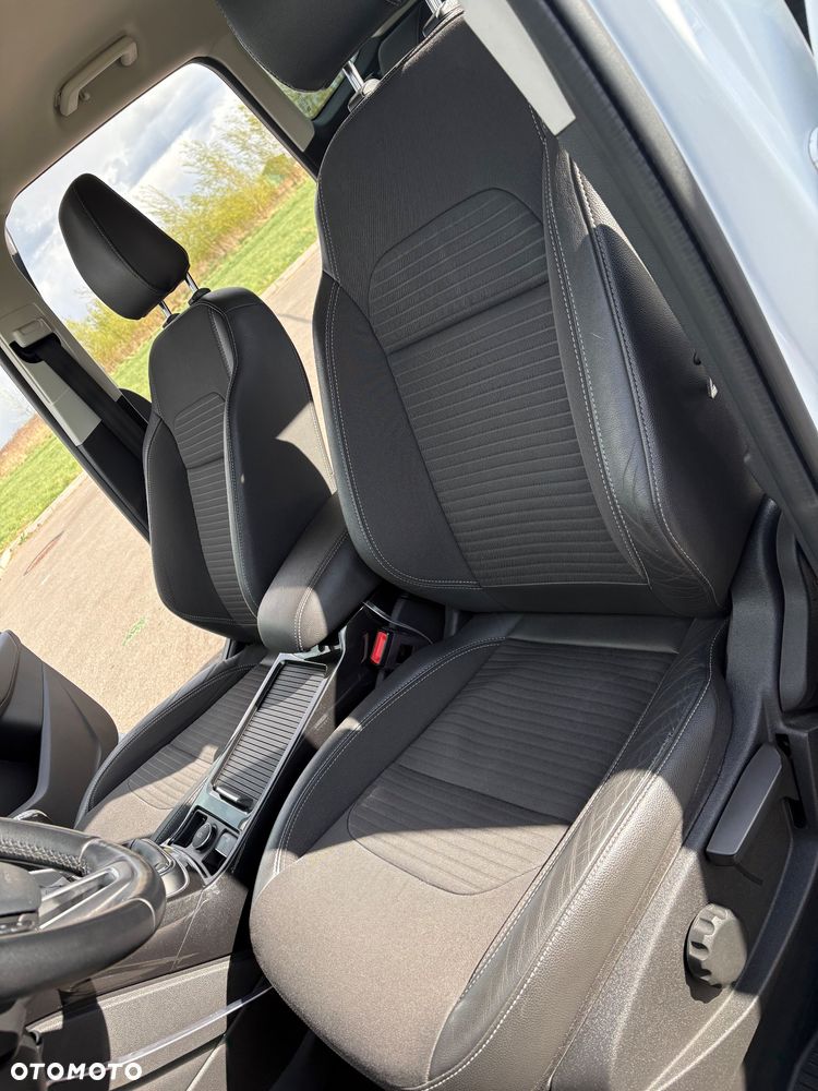 Ford Kuga 2.0 TDCi FWD Edition - 12